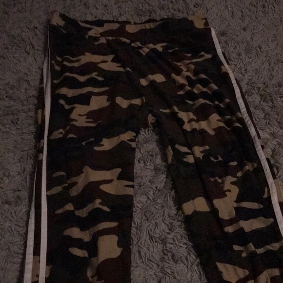 Striped Army 2 piece set. - Picture 2 of 2